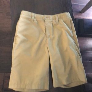 Boys golf match under armour